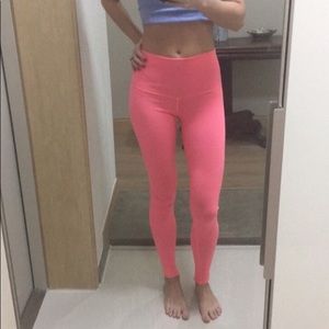 FLAMINGO PINK LULULEMON WUNDERUNDER SIZE 4